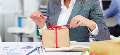 Holiday Gifts for Suppliers: How to Properly Say 'Thank You'